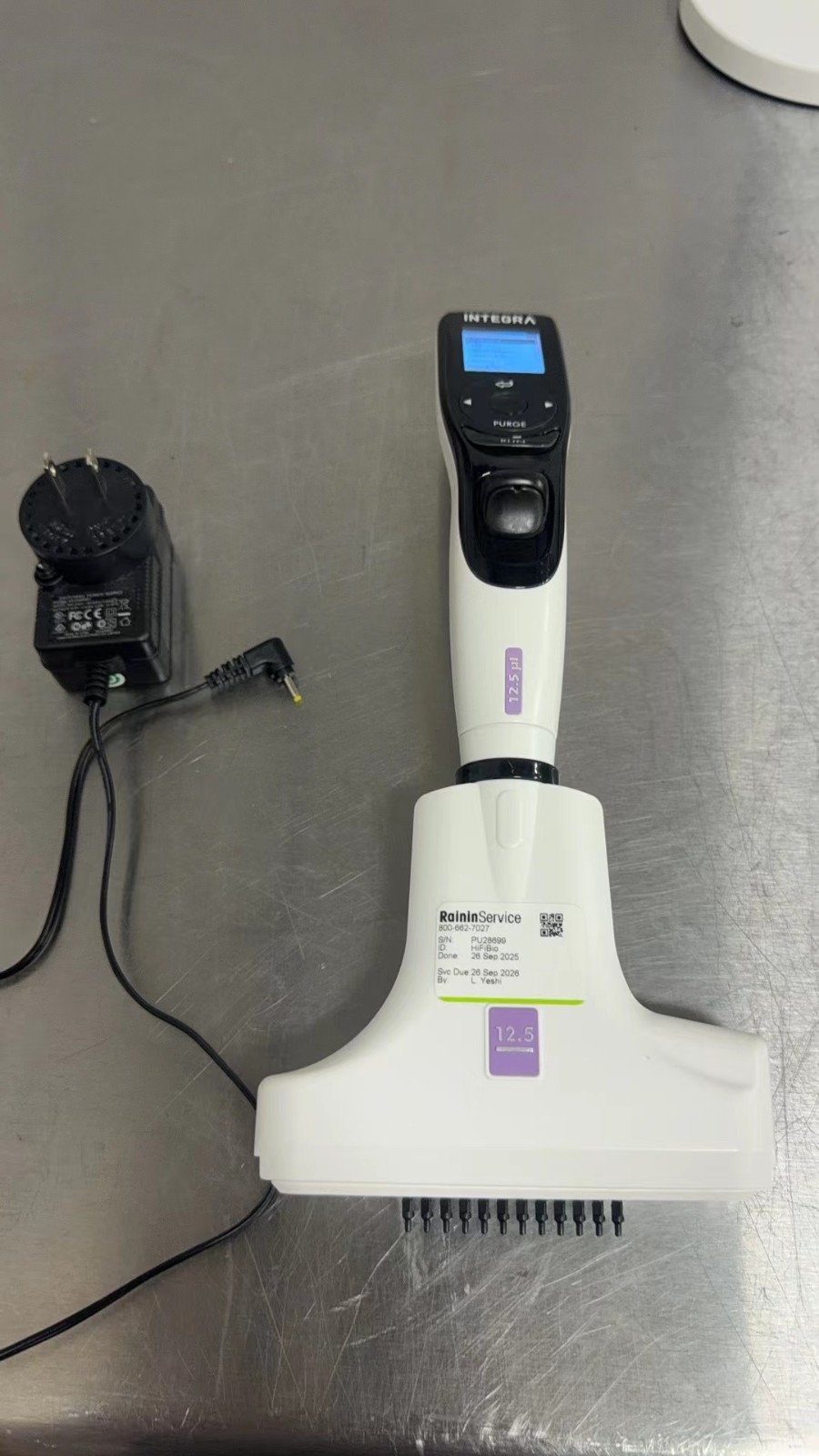 Integra VIAFLO 12 Channel Electronic adjustable Pipette 12.5 ul W/ charger