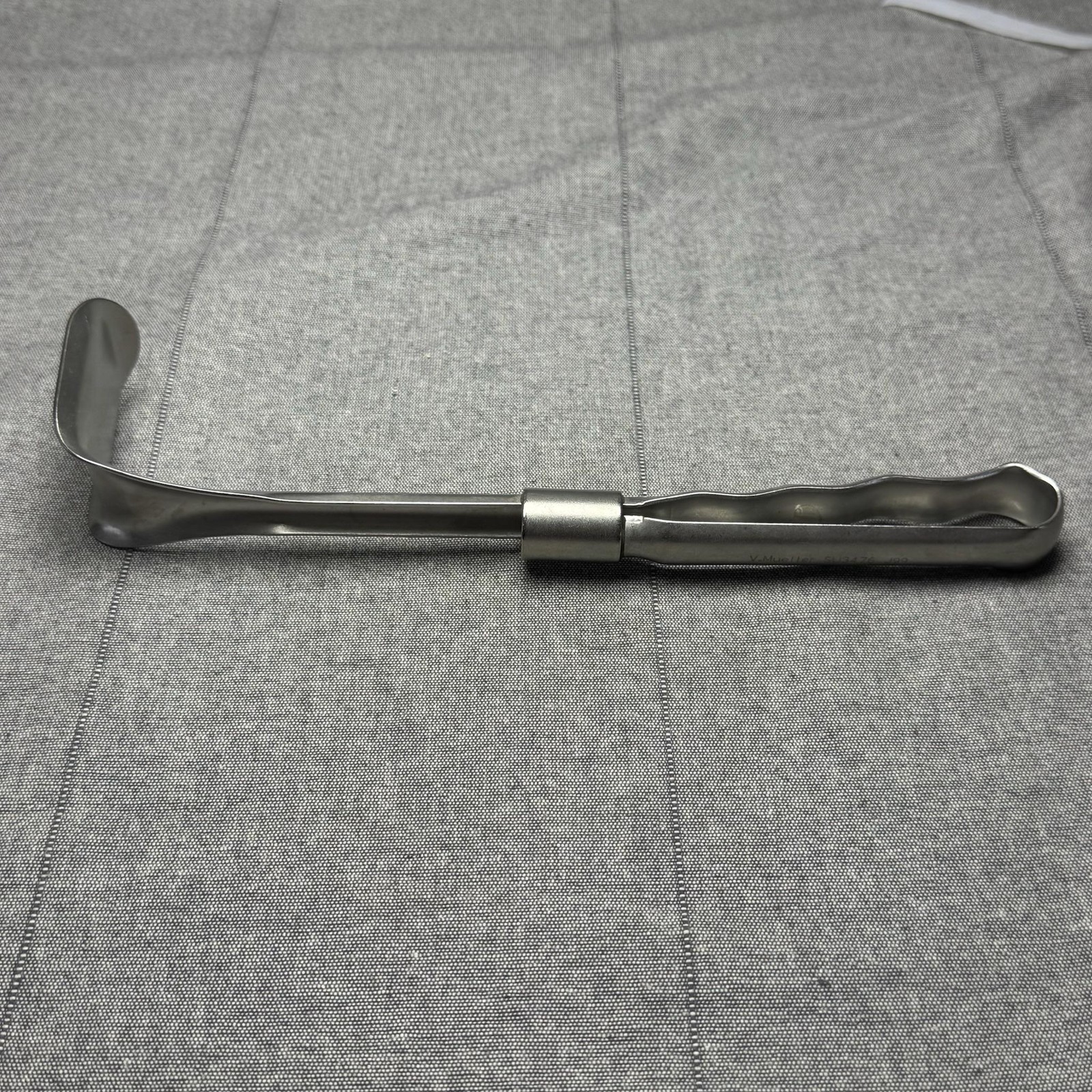 V. Mueller SU3476 Stainless Steel Surgical Retractor Medical Instrument Tool
