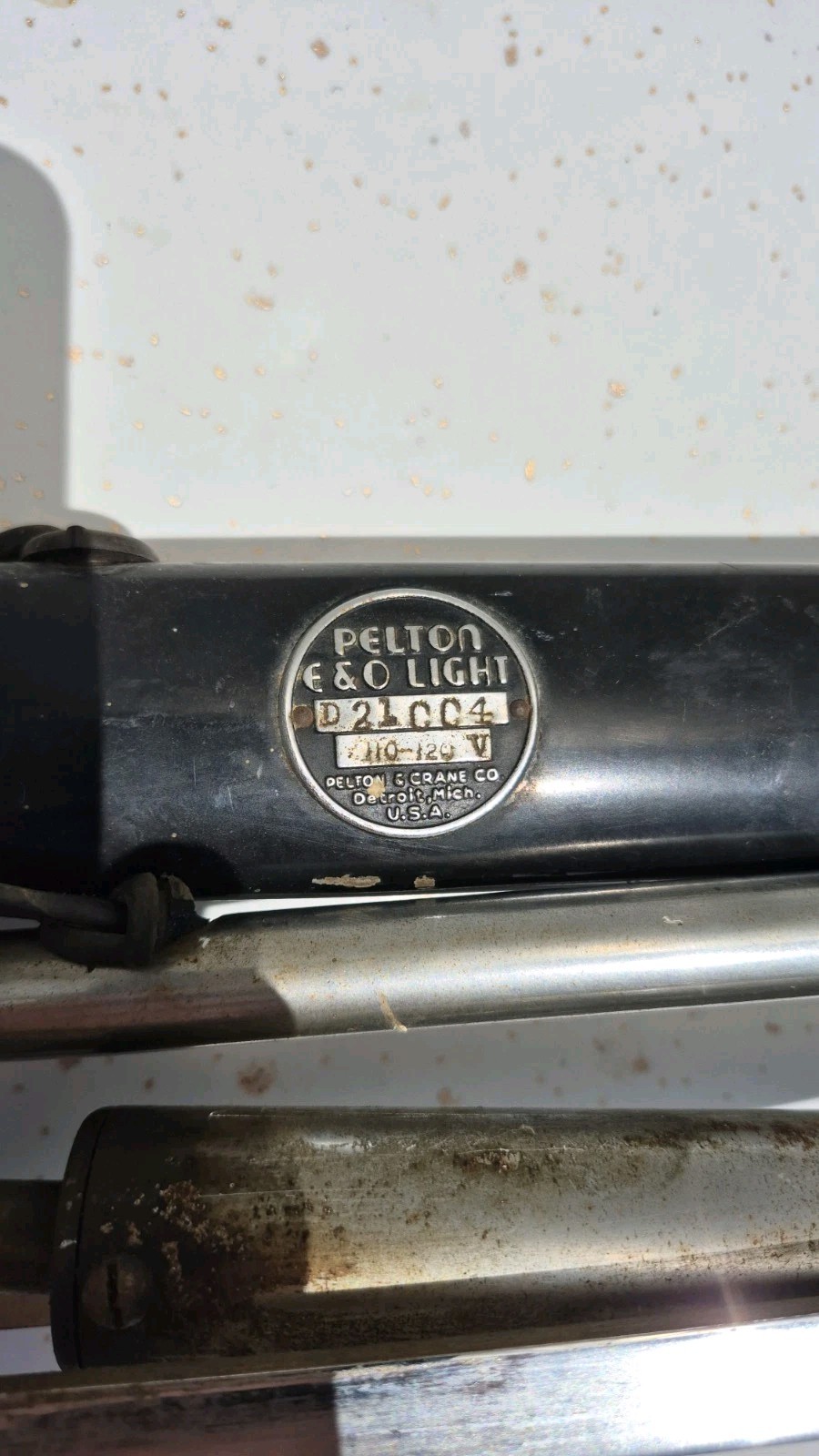 Pelton E&O Dental Exam Operating Light Vintage W/Wall Mount And Adjustable Arm