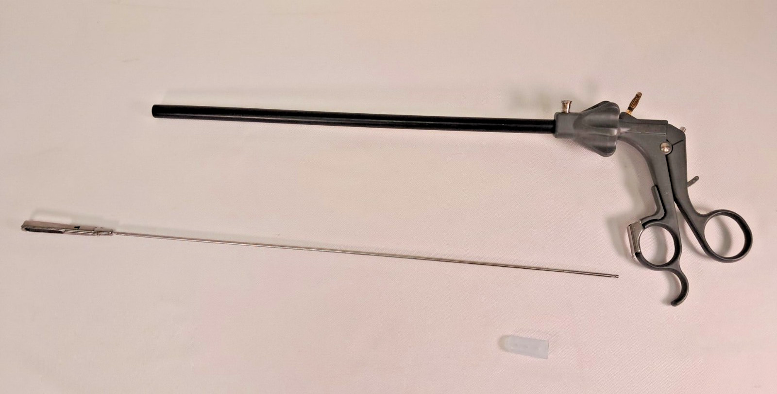 Stryker 8250-181-107 Laparoscopic Ratcheting Handle w/ Grasping Insert, 10mm,