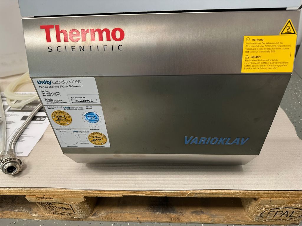 Thermo Scientific Varioklav 25T Steam Sterilizer Table Autoclave 25 Liter