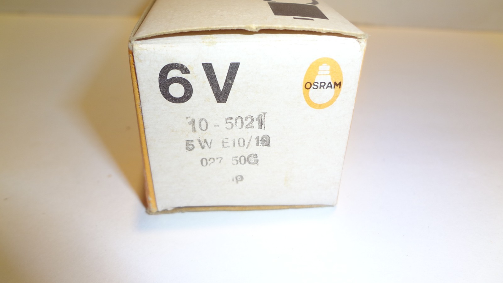 OSRAM BULBS #10-5021 NEW BOX (10ea) 6V 5W, E10 SCREW BASE, LEITZ #500009