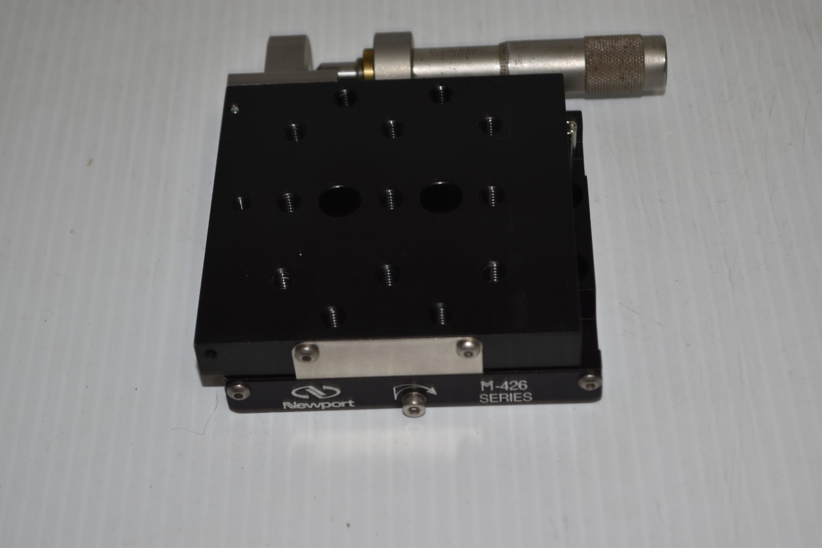 *JM* NEWPORT M-426 SERIES MANUAL LINEAR STAGE (CTE89)