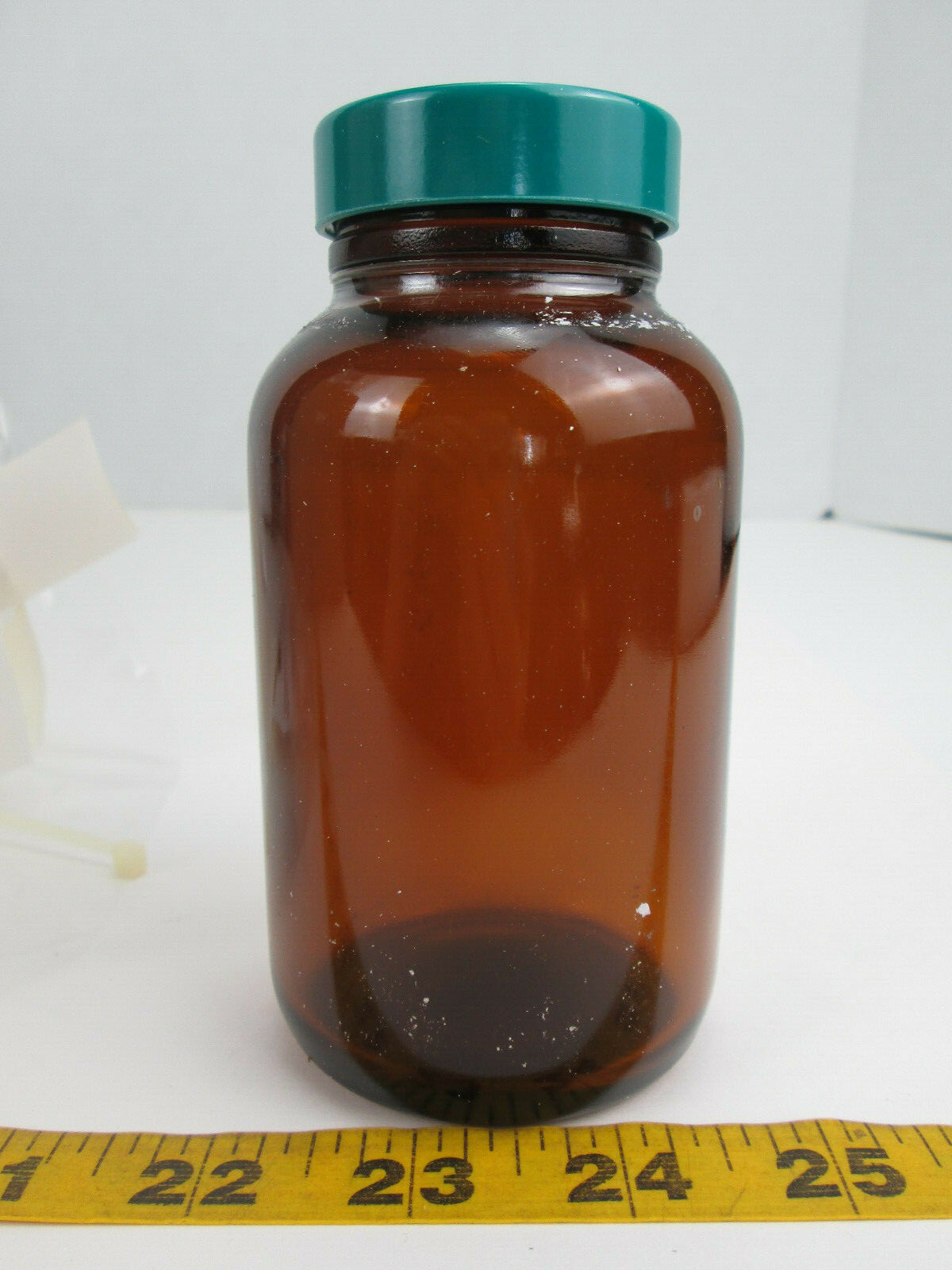 New In Box Lot of 4 SturdeeSeal Glass Bottles Jars with Lids 8oz 8 Ounces SKU A