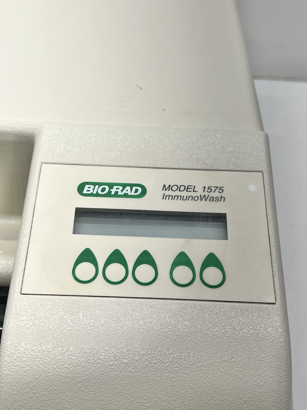 BIO-RAD MODEL 1575 IMMUNOWASH MICROPLATE WASHER NO POWER CORD PLUG