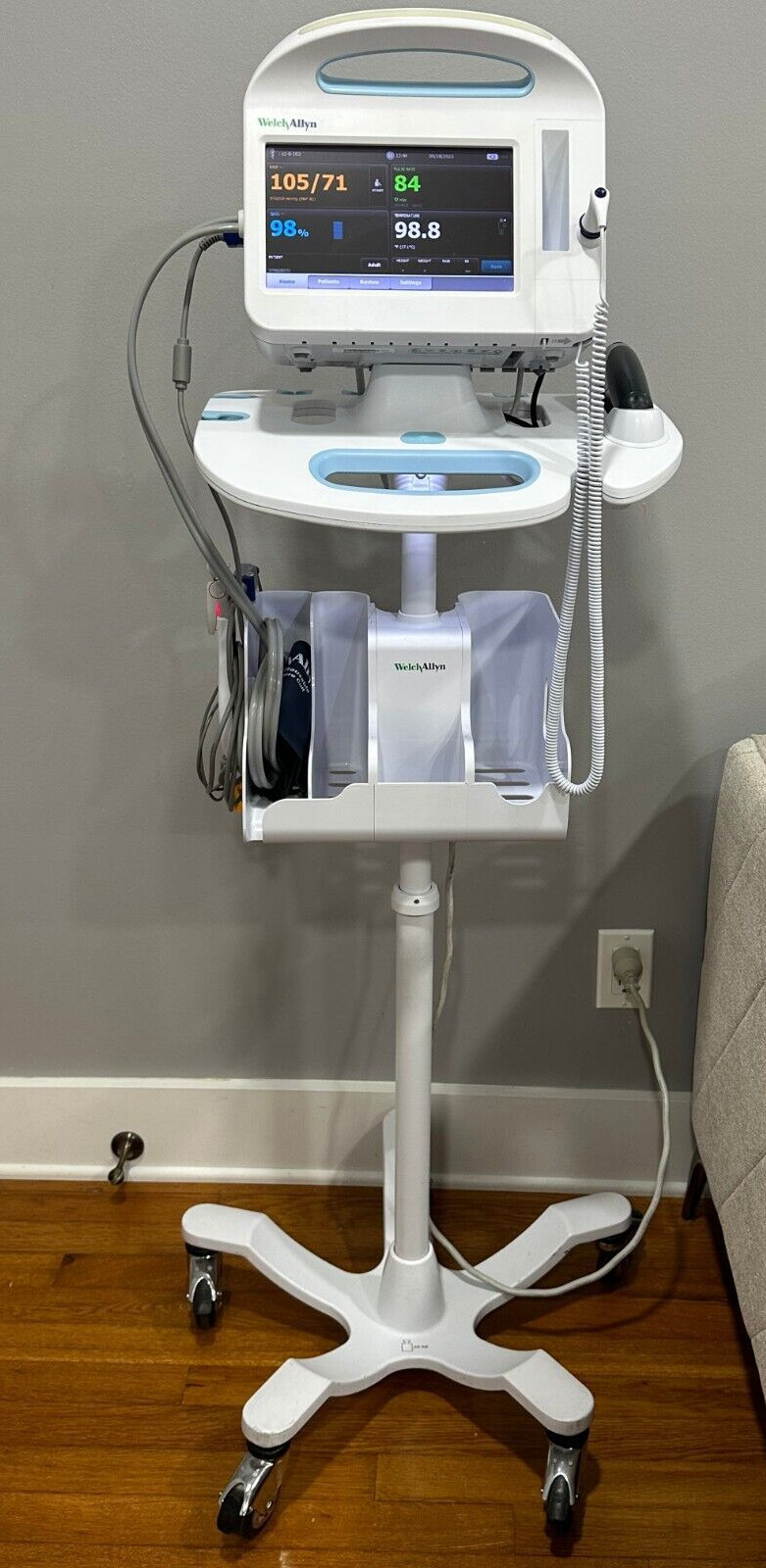 Welch Allyn Connex Vital Signs Patient Monitor 6000 Series w/ Stand and Extras.