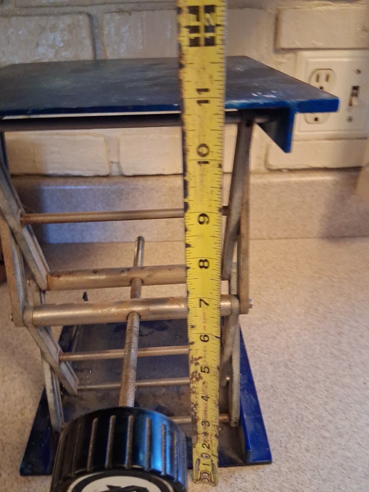 Fisher table Lab Jack, 8″ x 8″, Height: 2.25″-11″, 79 lbs scissor lift