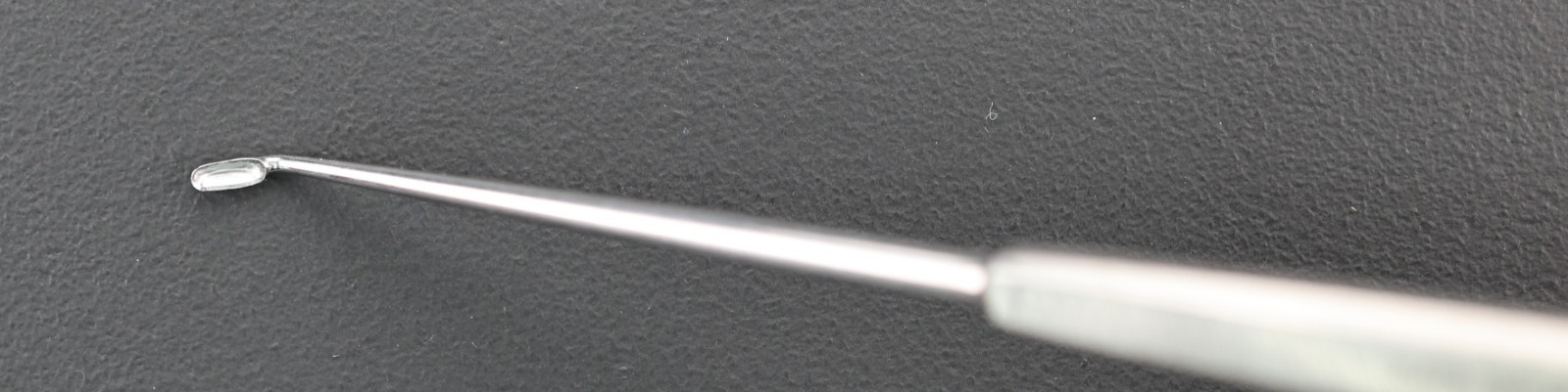 Storz 628702 Antrum Curette, Small, 2mm x 5mm Cup, Angled, 7 5/8″