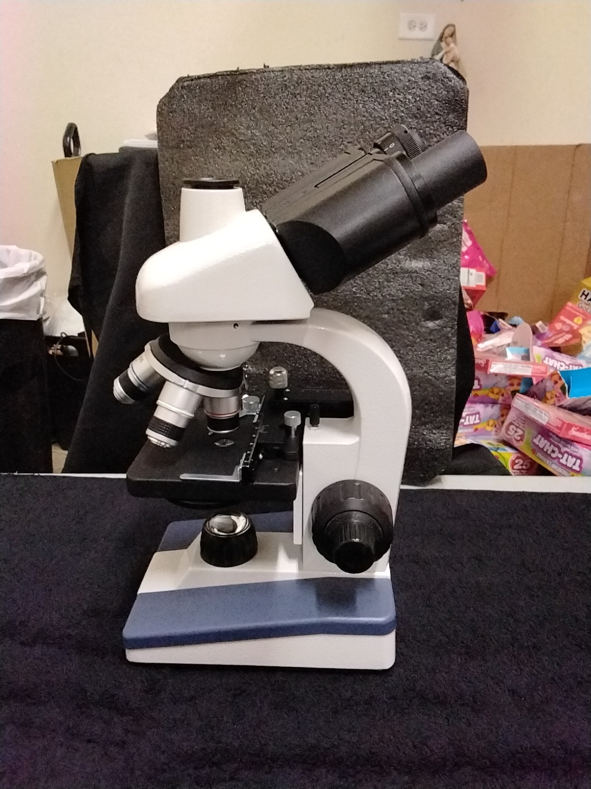 Trinocular Microscope With Electronic Eye Piece