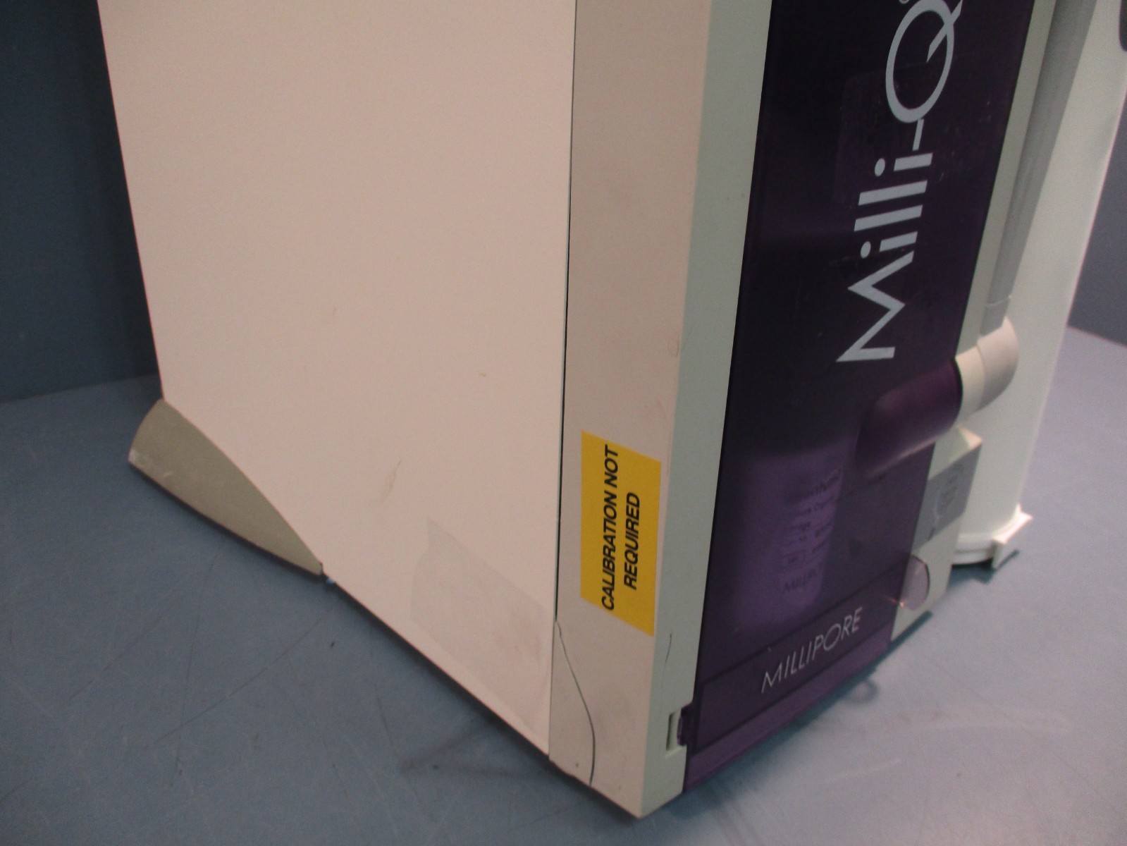 Milli-Q Millipore A10 Gradient ZMQS6V0T1 120V, 60Hz, 100VA