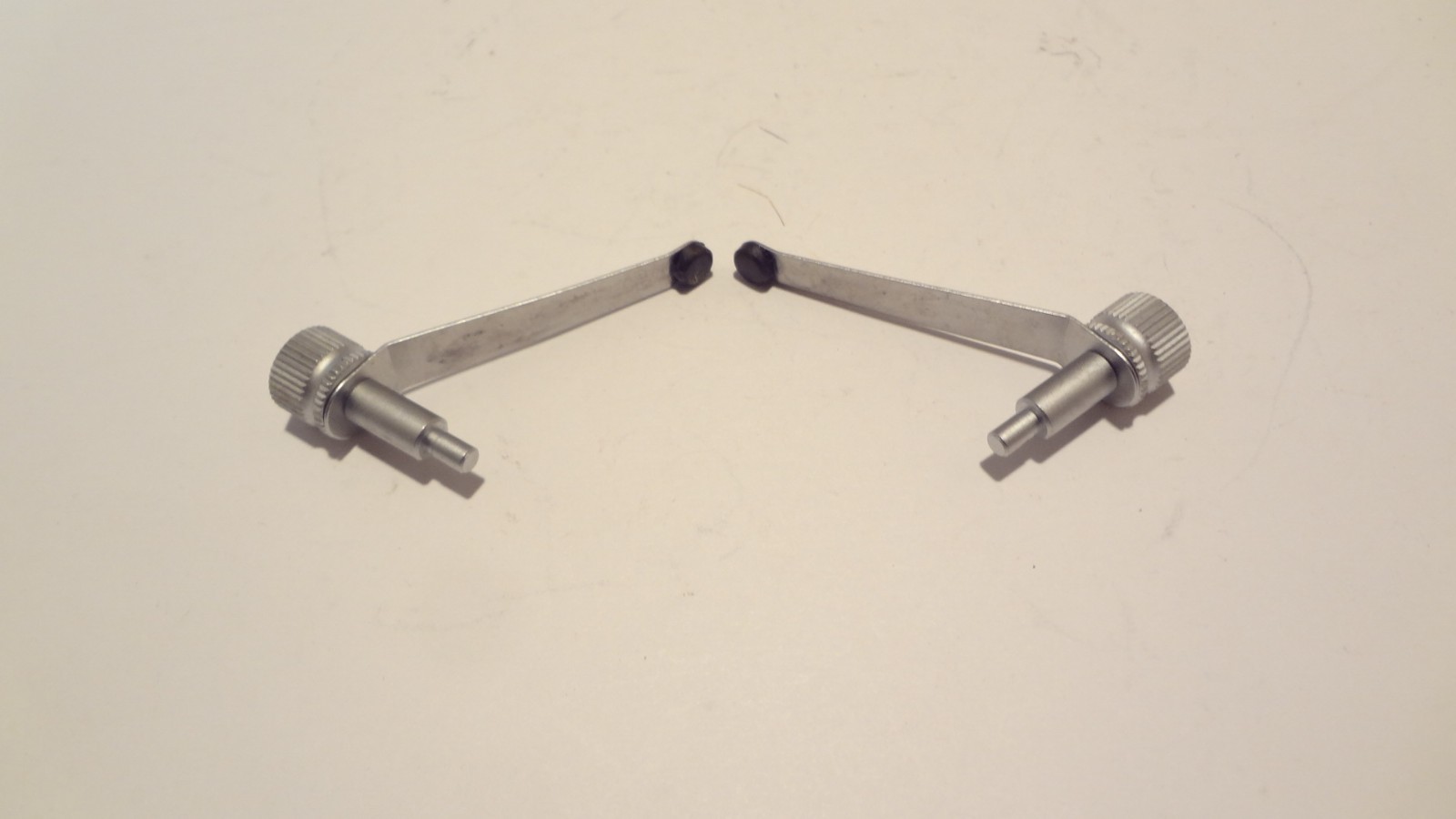 LEITZ STAGE CLIPS (1 PAIR) UNMARKED ***NEW OLD STOCK***