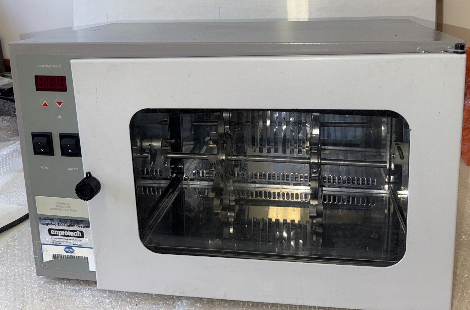 UniEquip Unitherm 6/12 Hybridization Oven 120 Volts 2.6 Amps 50 Hertz 550 Watts