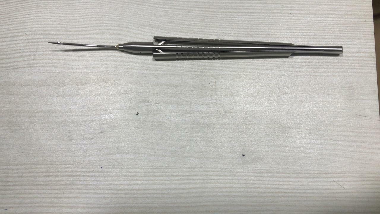 Osher Snyder IOL Scissors 18G SS 1.2mm Angled Shaft Serrated Lower Blade Inst