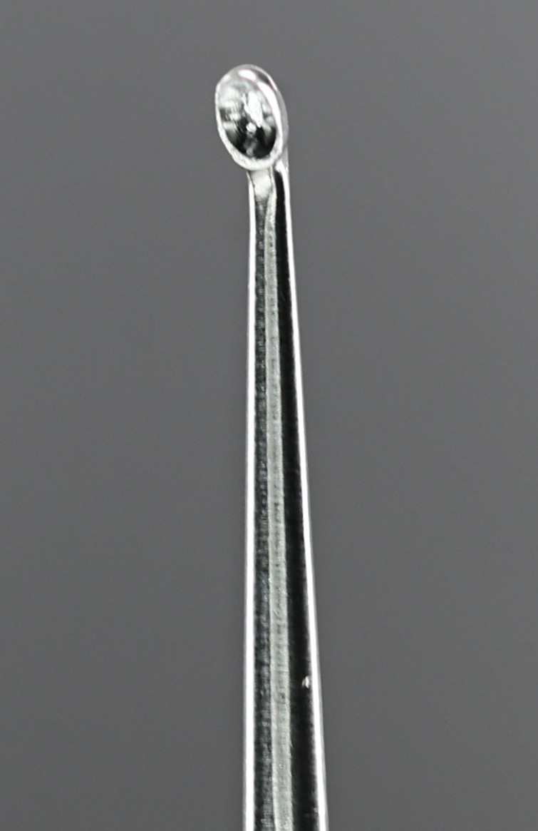Storz 628720 Curette, Double-Ended, Oval Cup, Semi-Sharp, Sharp, Angled, 7-3/8″