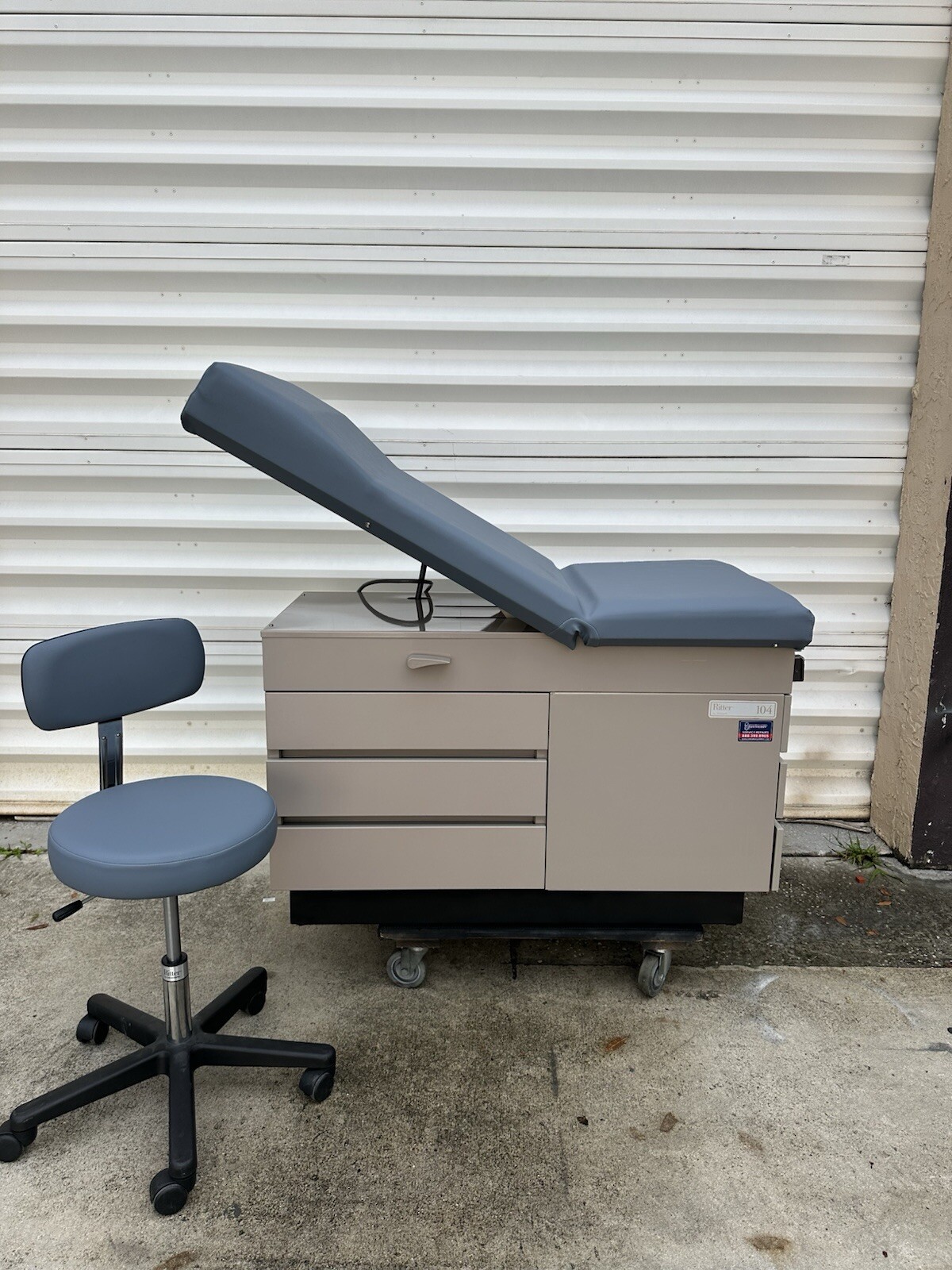 Ritter/midmark 104 Examination Table – Seller Refurbished