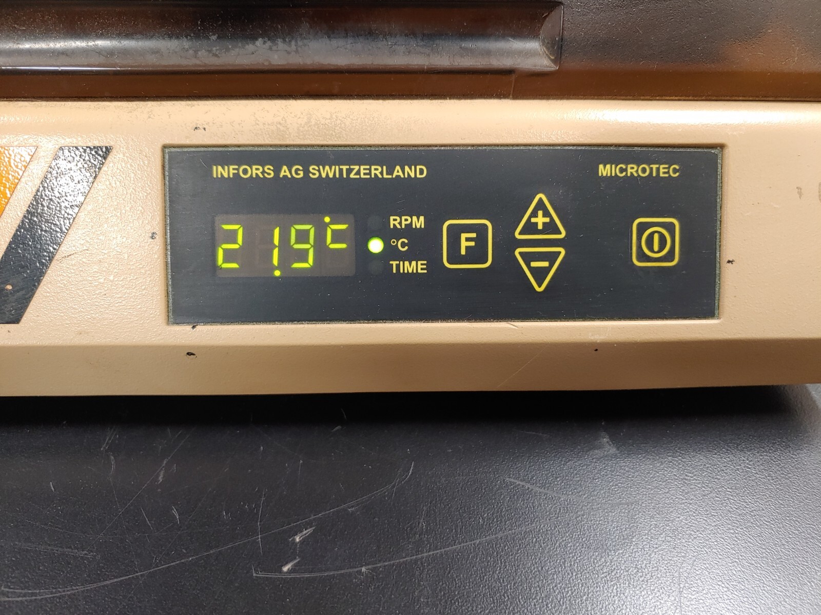 INFORS AG MICROTEC Type AK120/6 HT Bench Top Lab Incubator