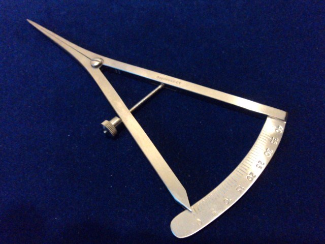 O.R GRADE CASTROVIEJO CALIPER GRADUATED 0-40MM OPHTHALMIC 3.5″ STRAIGHT TIP