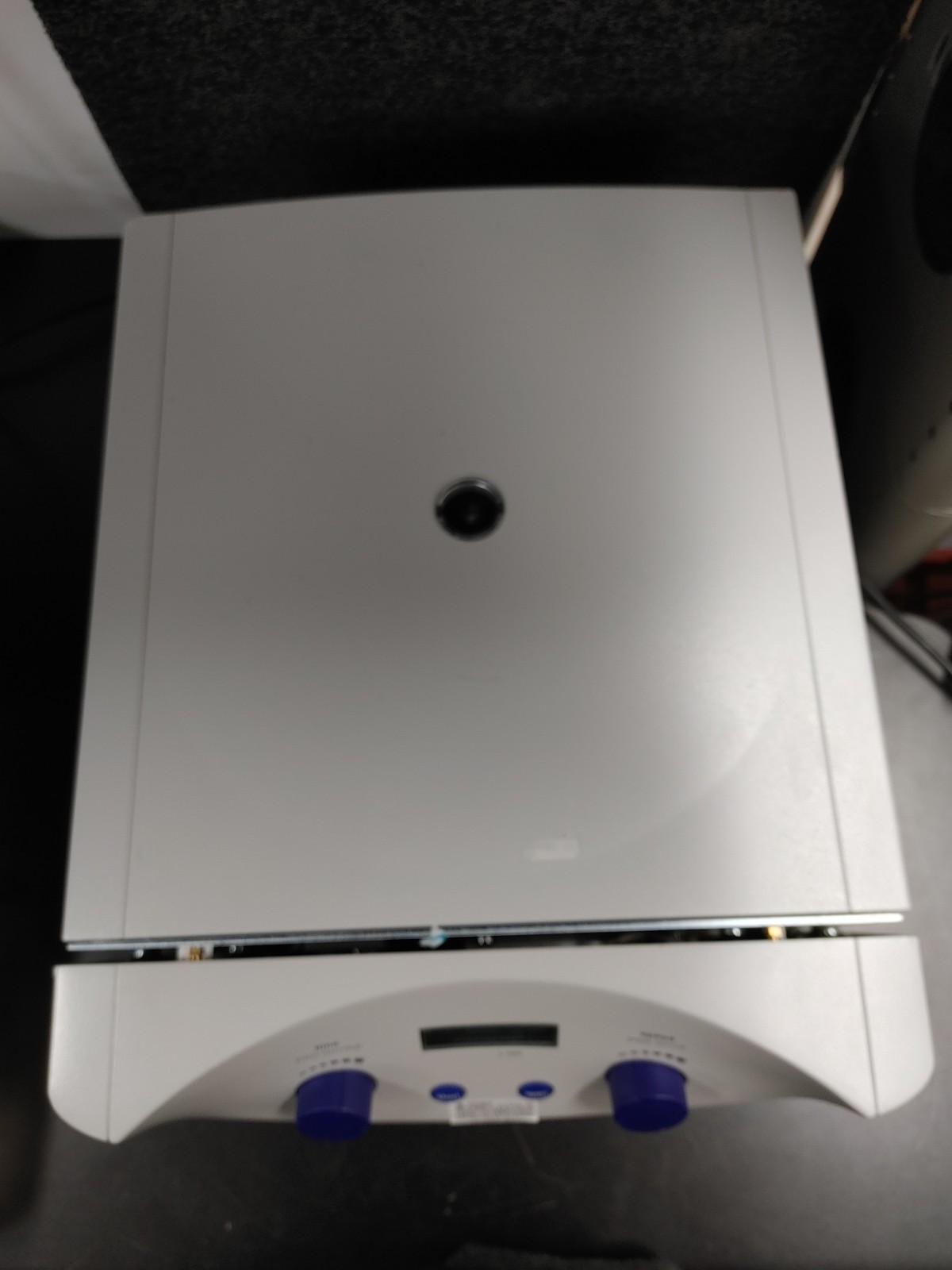 EPPENDORF 5702 Low Speed Centrifuge No Rotor