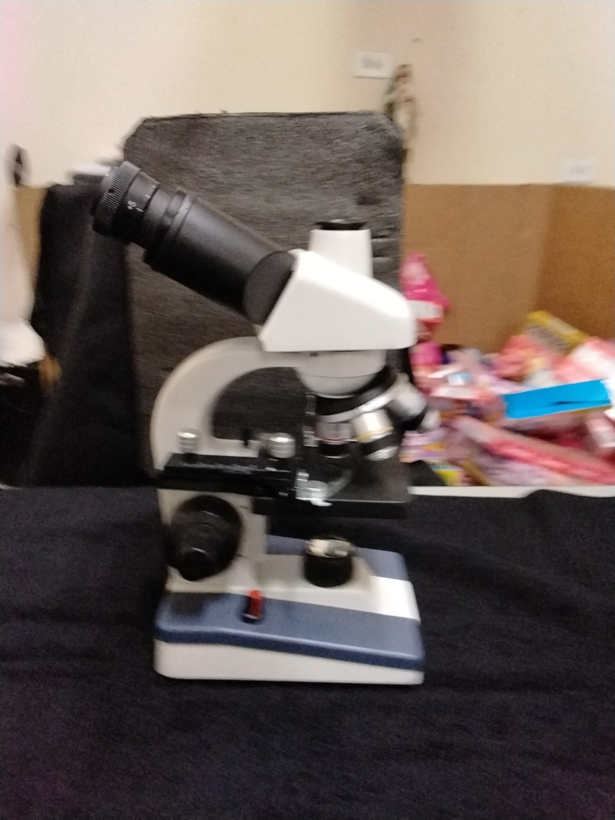 Trinocular Microscope With Electronic Eye Piece