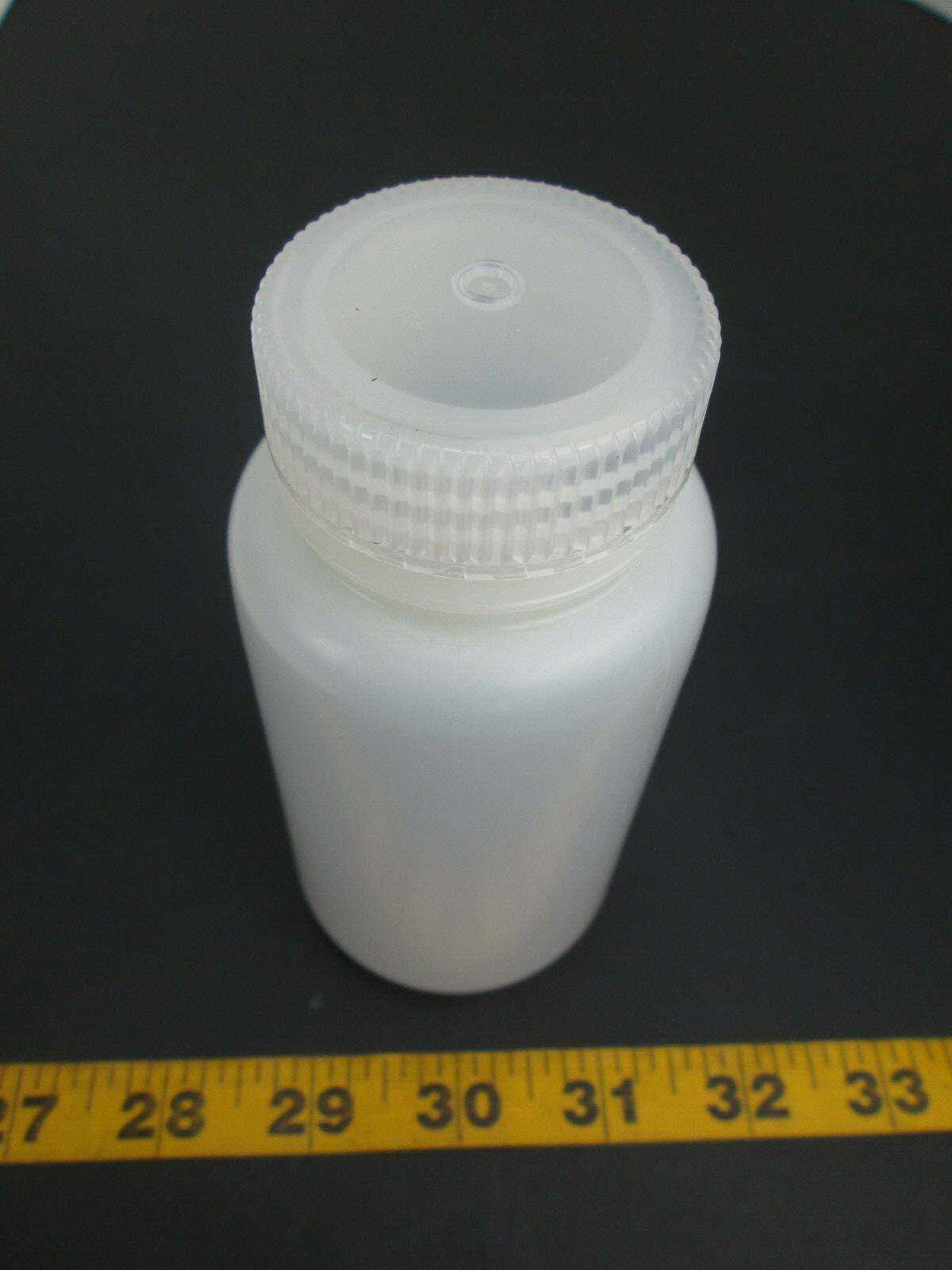 New In Box Lot of 4 SturdeeSeal Plastic Bottles Jars w Lids 8oz 8 Ounces SKU B