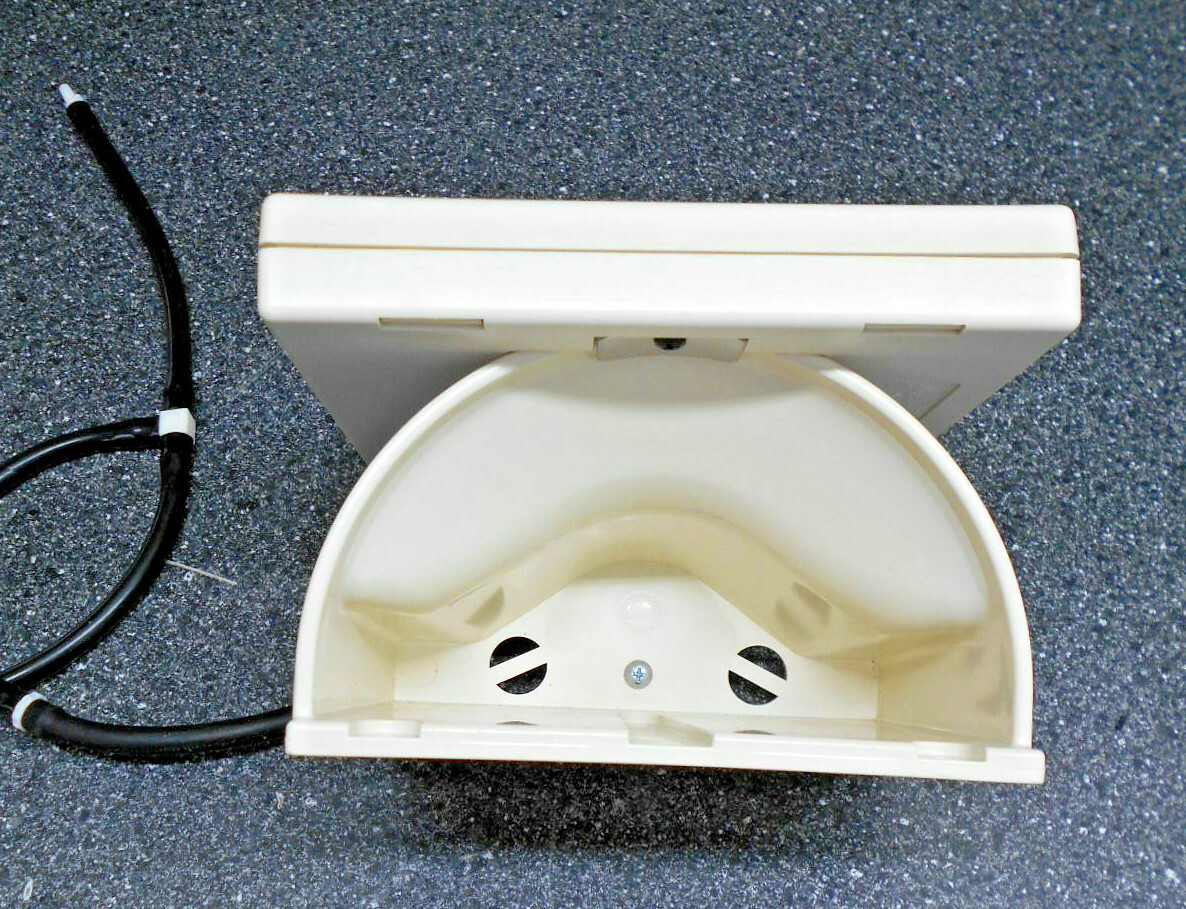 WELCH ALLYN TYCOS WALL MOUNT SPHYGMOMANOMETER GAUGE W/AIR RELEASE VALVE & BULB