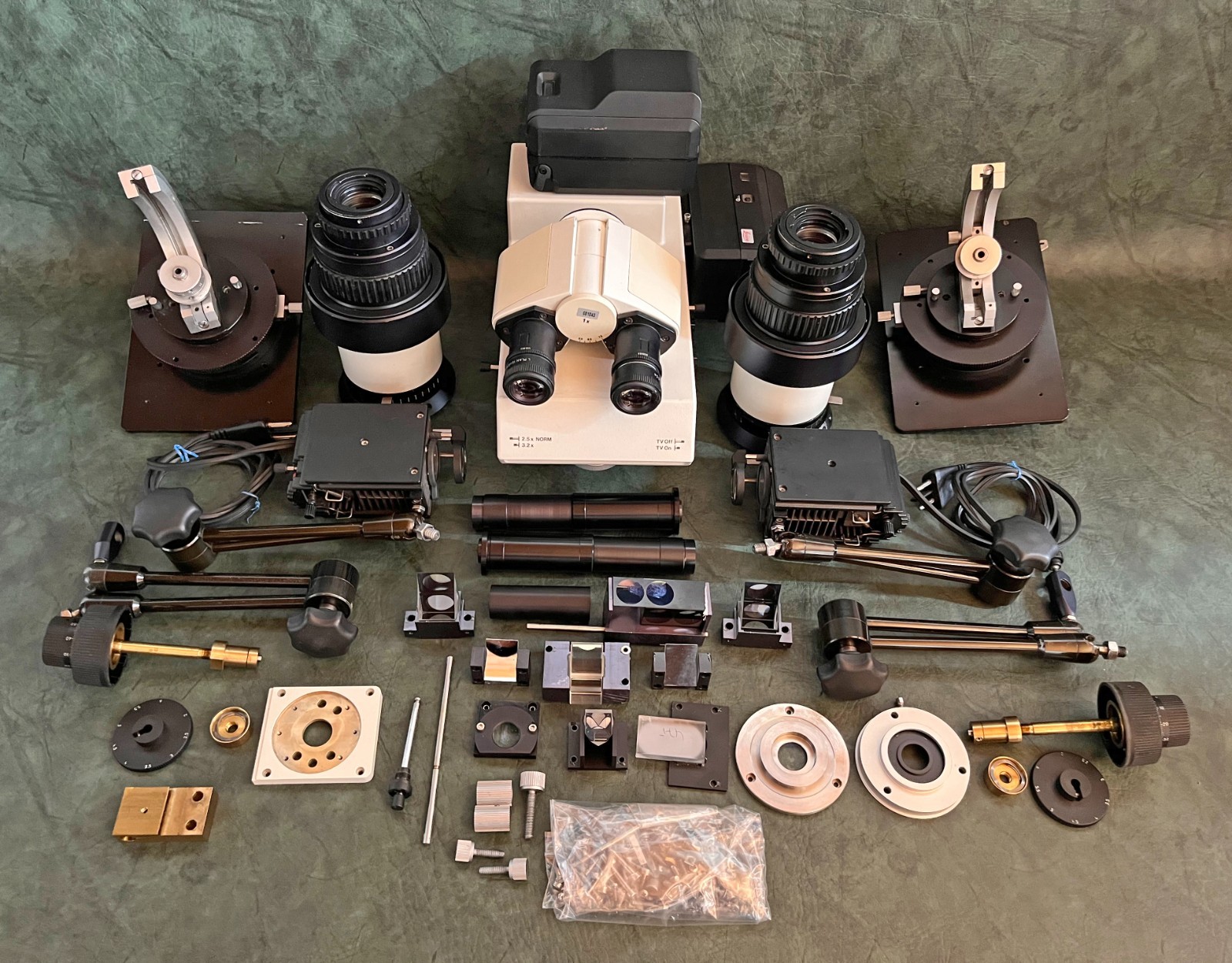UNTESTED FOR PARTS LEICA DMC FORENSIC COMPARISON MICROSCOPE SPARES LOT GERMANY